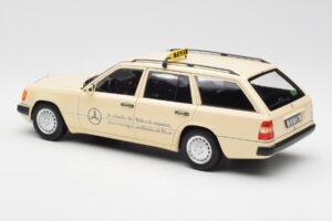Mercedes 300D S124 T-Model Világos Elefántcsont Taxi Dealer Kiadás Norev 1:18 B66040702 Fém – 7. kép a 8-ből