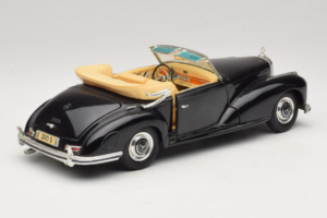 Mercedes 300S Fekete Maisto 1:18 52116-P1 Fém – 3. kép a 8-ből