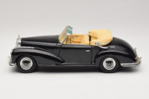 Mercedes 300S Fekete Maisto 1:18 52116-P1 Fém – 4. kép a 8-ből