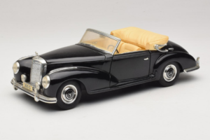 Mercedes 300S Fekete Maisto 1:18 52116-P1 Fém