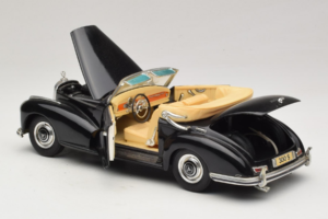 Mercedes 300S Fekete Maisto 1:18 52116-P1 Fém – 5. kép a 8-ből
