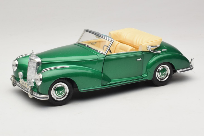 Mercedes 300S Cabriolet Green Metallic Maisto 1:18 52116 Fém