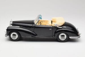 Mercedes 300SC W188 Obsidian Fekete Maisto 1:18 806B Fém – 4. kép a 8-ből