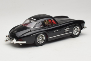 Mercedes 300SL Fekete Bburago 1:18 3015-M3 Fém – 3. kép a 8-ből