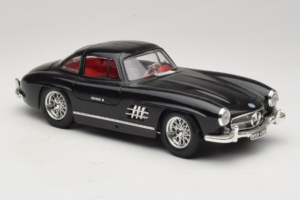 Mercedes 300SL Fekete Bburago 1:18 3015-M3 Fém – 6. kép a 8-ből