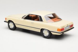 Mercedes 350 SLC C107 Fehér Cult Models 1:18 CML049-1 Fém – 5. kép a 6-ből