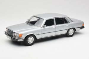 Mercedes 450 SEL 6.9 W116 Ezüst Revell 1:18 8955 Fém