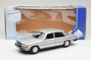 Mercedes 450 SEL 6.9 W116 Ezüst Revell 1:18 8955 Fém – 8. kép a 8-ből
