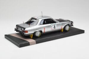 Mercedes 450 SLC 5.0 C107 #4 B. Waldegard / H. Thorszelius Rally Bandama 1979 Minichamps 1:18 107793204 Gyanta – 2. kép a 6-ből