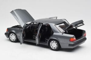 Mercedes 500 E W124 Pearl Szürke Norev 1:18 183946 Fém – 5. kép a 8-ből