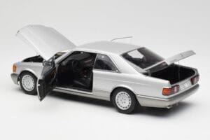 Mercedes 500 SEC C126 Ezüst AUTOart 1:18 76212 Fém – 5. kép a 8-ből