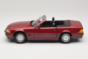 Mercedes 500 SL R129 Sötétvörös Revell 1:18 8801 Fém – 4. kép a 8-ből