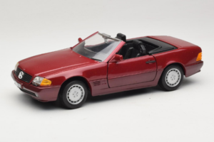 Mercedes 500 SL R129 Sötétvörös Revell 1:18 8801 Fém