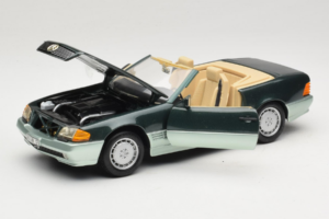Mercedes 500 SL R129 Ezüstzöld Revell 1:18 8802 Fém – 2. kép a 8-ből