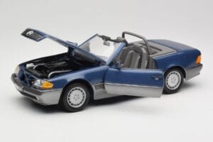 Mercedes SL 500 R129 Nautic Blue Metallic Revell 1:18 8081 Fém – 2. kép a 8-ből