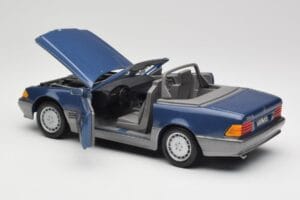 Mercedes SL 500 R129 Nautic Blue Metallic Revell 1:18 8081 Fém – 5. kép a 8-ből