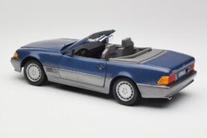 Mercedes SL 500 R129 Nautic Blue Metallic Revell 1:18 8081 Fém – 7. kép a 8-ből