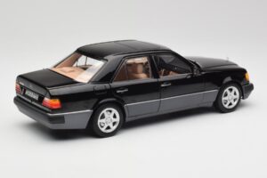 Mercedes 500E W124 Fekete Limitált Kiadás Norev 1:18 183949 Fém – 3. kép a 12-ből
