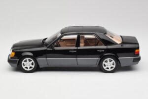 Mercedes 500E W124 Fekete Limitált Kiadás Norev 1:18 183949 Fém – 4. kép a 12-ből