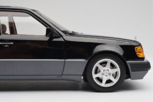 Mercedes 500E W124 Fekete Limitált Kiadás Norev 1:18 183949 Fém – 8. kép a 12-ből