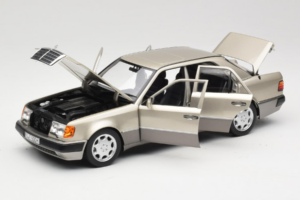 Mercedes 500E W124 Smoke Silver Kereskedői Kiadás Norev 1:18 B66040724 Fém – 2. kép a 8-ből