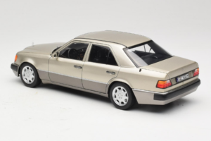Mercedes 500E W124 Smoke Silver Kereskedői Kiadás Norev 1:18 B66040724 Fém – 7. kép a 8-ből