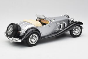 Mercedes 500K Roadster Ezüst Bburago 1:18 3020-M1 Fém – 3. kép a 8-ből