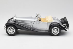 Mercedes 500K Roadster Ezüst Bburago 1:18 3020-M1 Fém – 4. kép a 8-ből