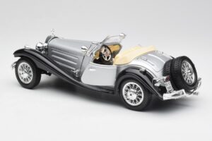 Mercedes 500K Roadster Ezüst Bburago 1:18 3020-M1 Fém – 5. kép a 8-ből