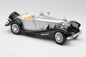 Mercedes 500K Roadster Ezüst Bburago 1:18 3020-M1 Fém – 6. kép a 8-ből