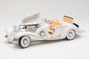 Mercedes 500K Special Roadster Fehér Premiere Edition Maisto 1:18 536055 Fém – 2. kép a 8-ből