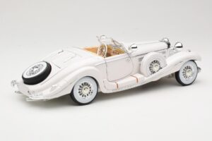 Mercedes 500K Special Roadster Fehér Premiere Edition Maisto 1:18 536055 Fém – 3. kép a 8-ből