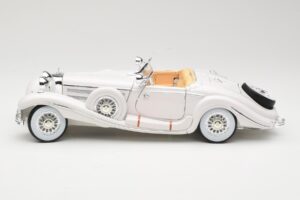 Mercedes 500K Special Roadster Fehér Premiere Edition Maisto 1:18 536055 Fém – 4. kép a 8-ből