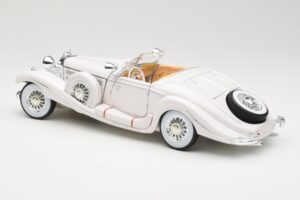 Mercedes 500K Special Roadster Fehér Premiere Edition Maisto 1:18 536055 Fém – 7. kép a 8-ből