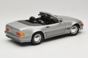 Mercedes 500SL R129 Ezüst Tchibo 1:18 TC001 Fém – 3. kép a 8-ből
