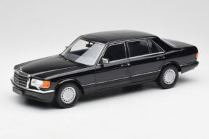 Mercedes 560 SEL W126 Fekete Dealer Kiadás Norev 1:18 B66040599 Fém