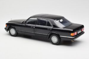 Mercedes 560 SEL W126 Fekete Dealer Kiadás Norev 1:18 B66040599 Fém – 7. kép a 8-ből