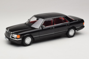 Mercedes 560 SEL W126 Fekete Piros Belső Térrel Norev 1:18 183788 Fém