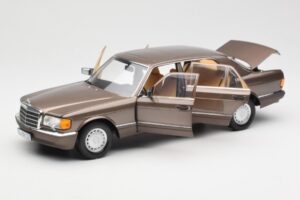 Mercedes 560 SEL W126 Impala Barna Dealer Kiadás Norev 1:18 B66040646 Fém – 2. kép a 8-ből