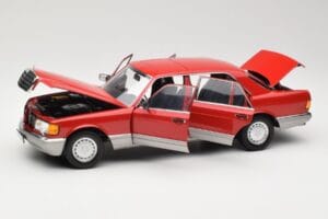 Mercedes 560 SEL W126 Piros Norev 1:18 183463 Fém – 2. kép a 8-ből