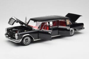 Mercedes 600 Pullman W100 Fekete NZG 1:18 1071/50 Fém – 2. kép a 8-ből