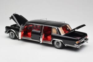 Mercedes 600 Pullman W100 Fekete NZG 1:18 1071/50 Fém – 5. kép a 8-ből