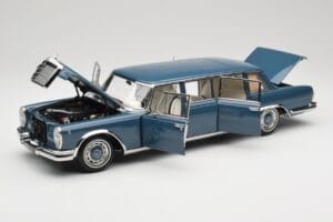 Mercedes 600 Pullman W100 Kék NZG 1:18 B66040707 Fém – 2. kép a 8-ből
