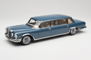 Mercedes 600 Pullman W100 Kék NZG 1:18 B66040707 Fém