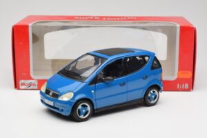 Mercedes A-Class W168 Világoskék Maisto 1:18 37800-M5 Fém – 8. kép a 8-ből