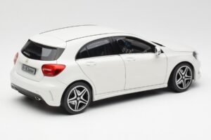 Mercedes A-Class W176 Cirrus Fehér Norev 1:18 B66960126 Fém – 3. kép a 8-ből
