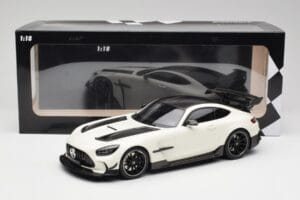 Mercedes AMG GT C190 Black Series Designo Diamond Fehér Metallic Minichamps 1:18 155032022 Fém – 6. kép a 6-ből