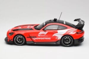 Mercedes AMG GT Black Series F1 Safety Car 2022 Minichamps 1:18 153032093 Fém – 3. kép a 6-ből