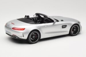 Mercedes AMG GT C Roadster R190 Ezüst Norev 1:18 183453 Fém – 2. kép a 6-ből