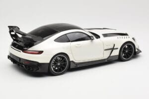 Mercedes AMG GT C190 Black Series Diamond White Metallic Minichamps 1:18 110032020 Fém – 3. kép a 8-ből